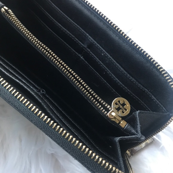 ⬇️REDUCED!! Tory Burch Continental Wallet - Picture 3 of 8